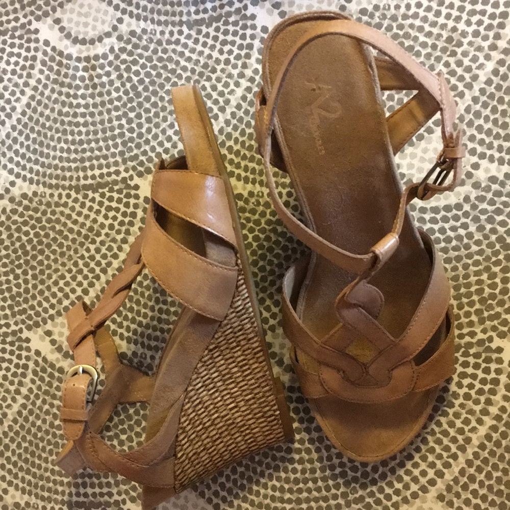 Comfort heels in tan.  Cute neutral sandals.